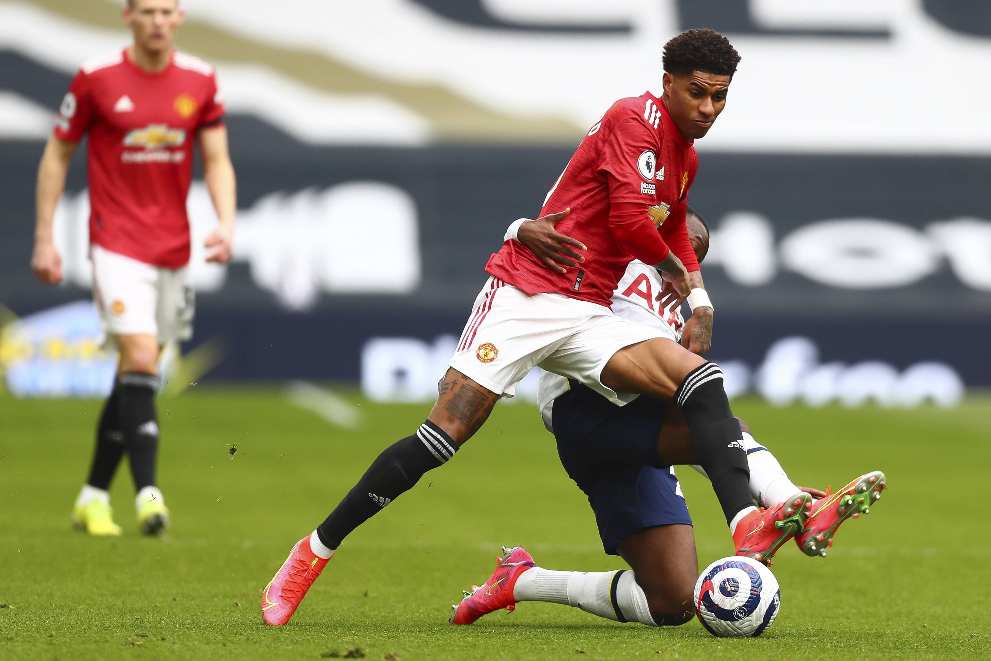 高了比赛的 高了比赛的